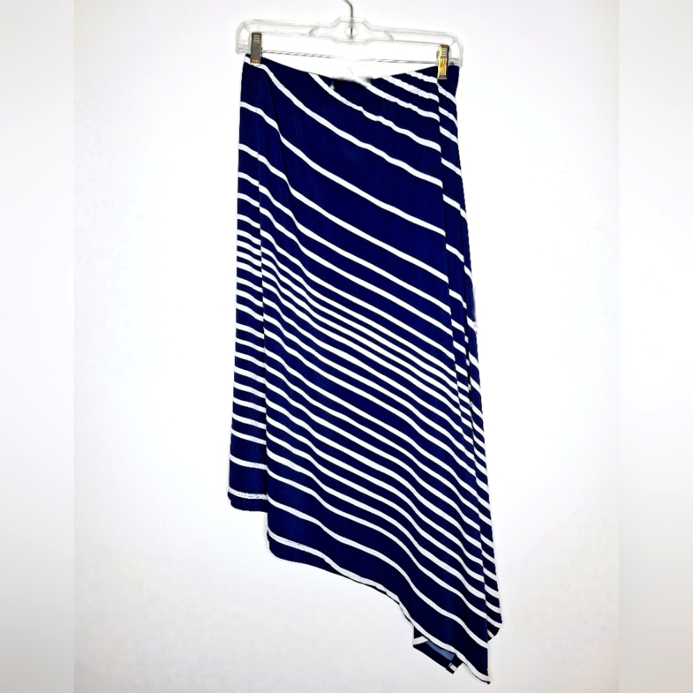 Chicos Brand" The Croquette Girl In Asymmetrical" Yacht core Asymmetrical Skirt.
